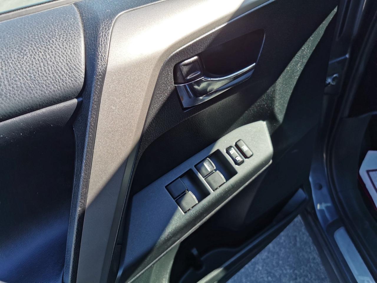 2016 Toyota RAV4 XLE AWD - Photo #12