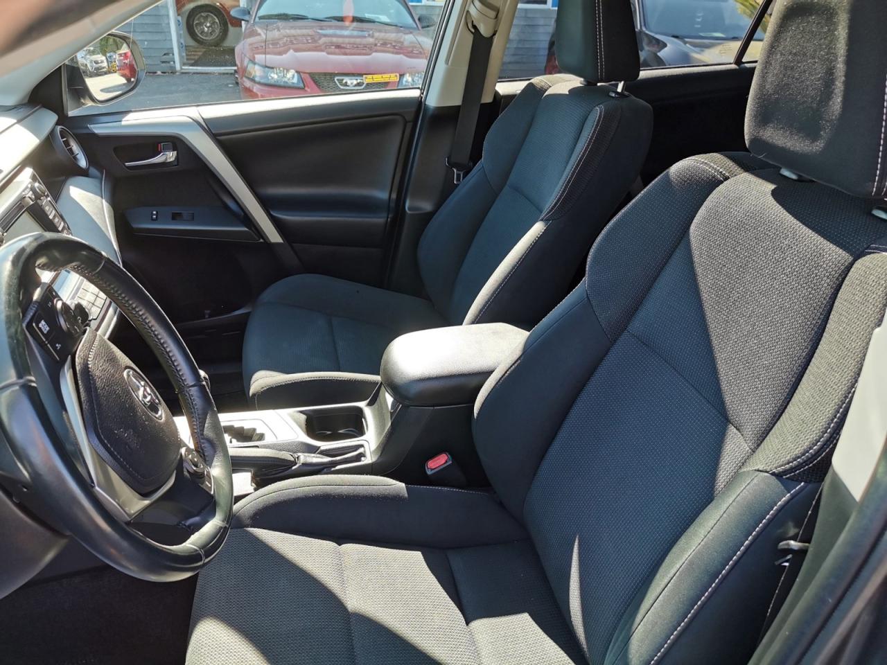 2016 Toyota RAV4 XLE AWD - Photo #14