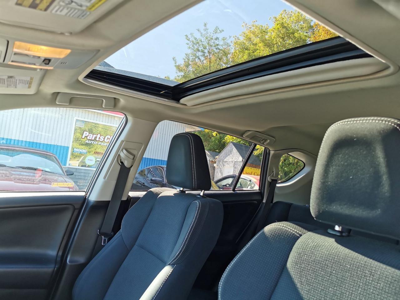 2016 Toyota RAV4 XLE AWD - Photo #15