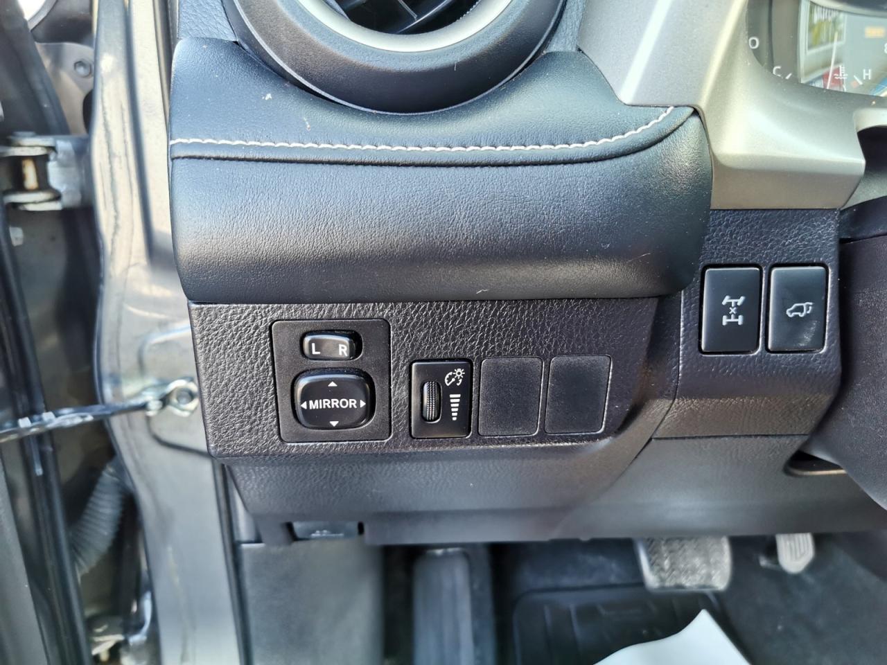 2016 Toyota RAV4 XLE AWD - Photo #19