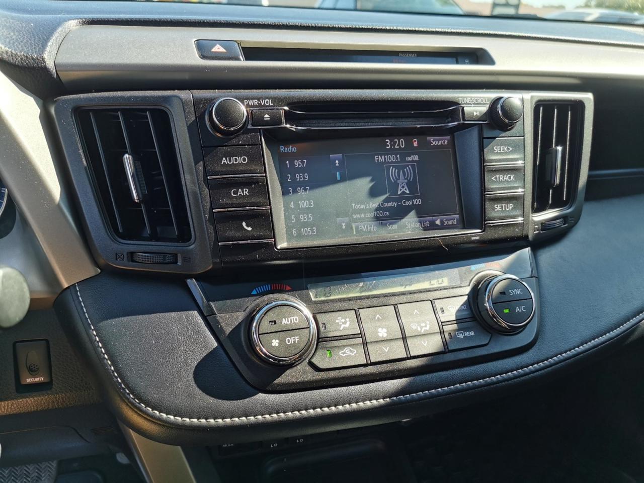 2016 Toyota RAV4 XLE AWD - Photo #20