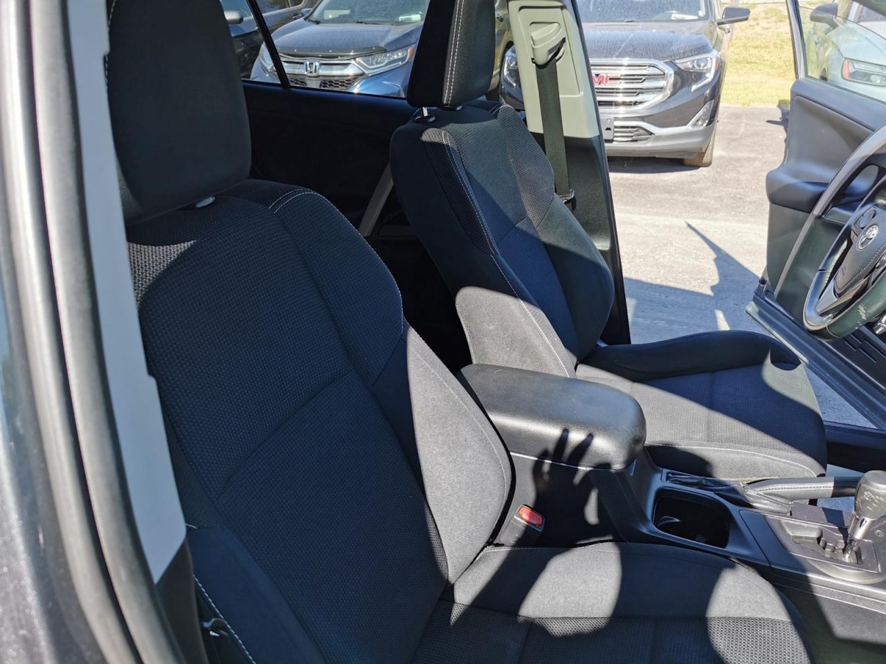 2016 Toyota RAV4 XLE AWD - Photo #31