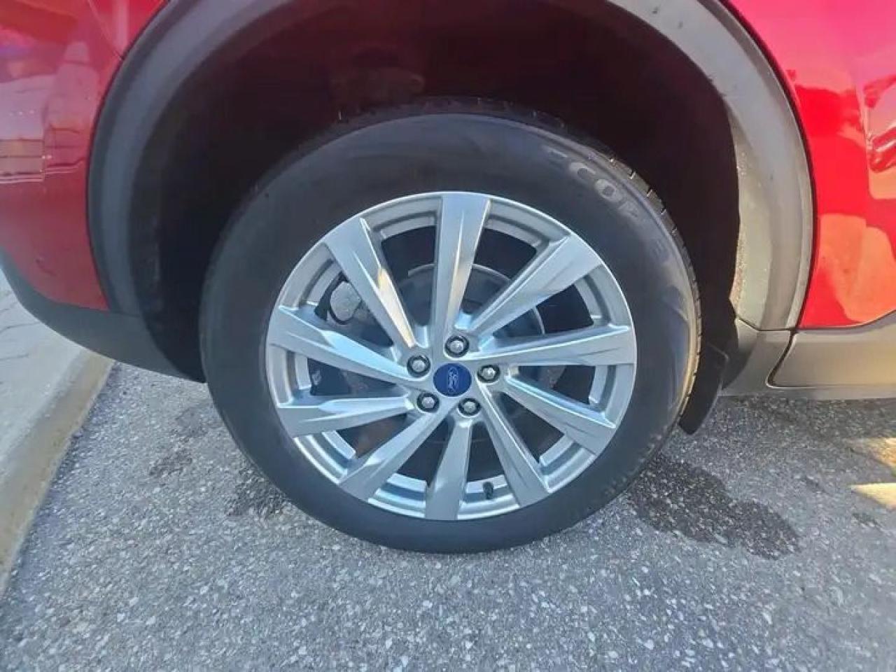 2022 Ford Escape TITANIUM, HYBRID! ELITE PACKAGE! PANO ROOF! NAV! Photo