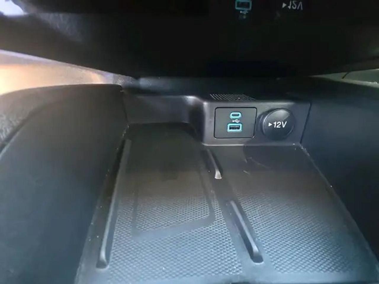 2022 Ford Escape TITANIUM, HYBRID! ELITE PACKAGE! PANO ROOF! NAV! Photo