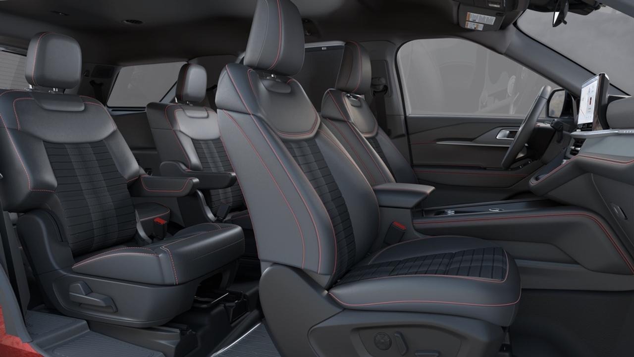 2025 Ford Explorer ST-Line Photo
