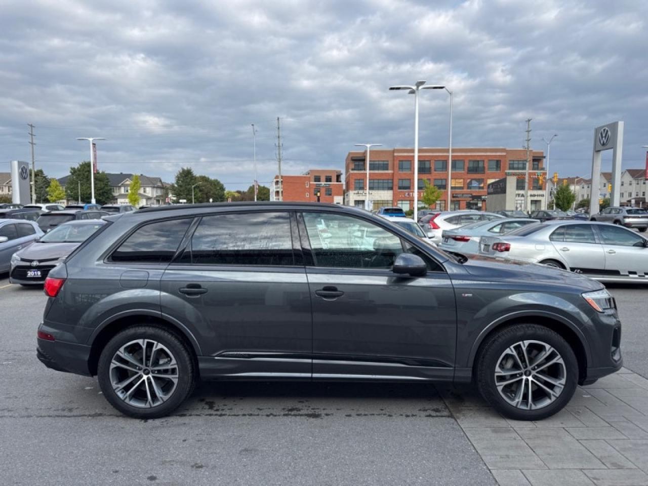 2025 Audi Q7 55 TFSI quattro  - Leather Seats Photo4