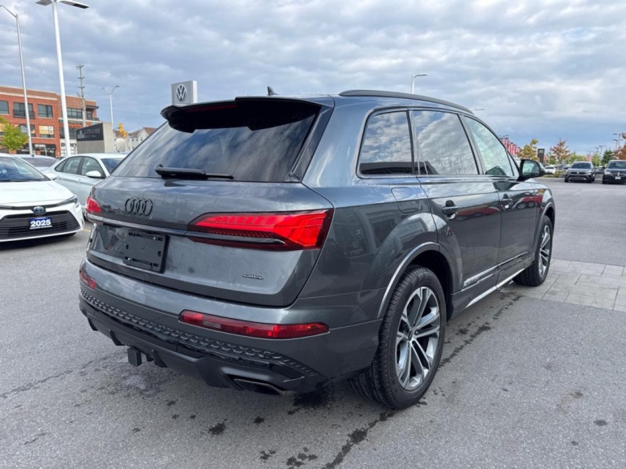 2025 Audi Q7 55 TFSI quattro  - Leather Seats Photo