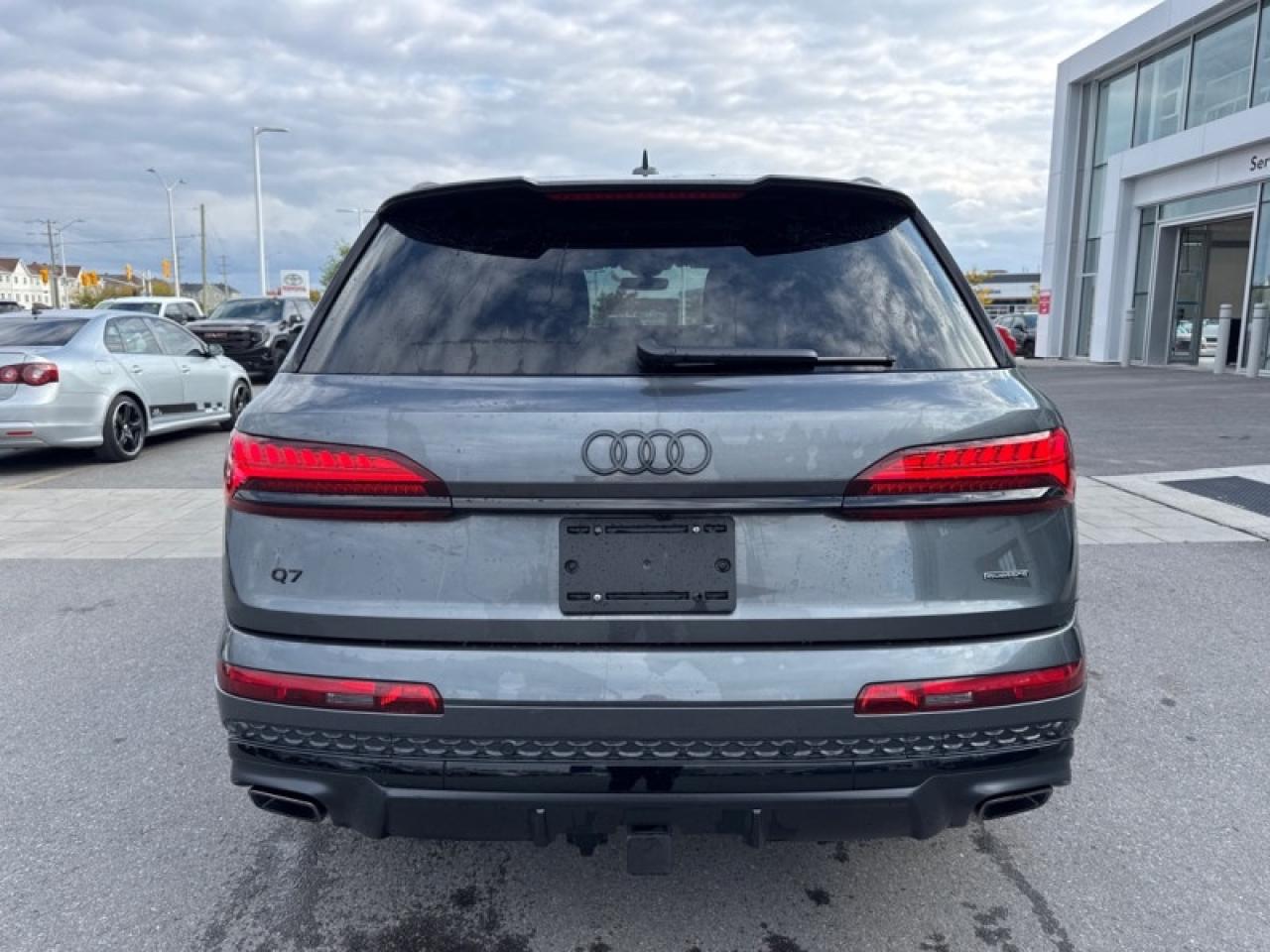 2025 Audi Q7 55 TFSI quattro  - Leather Seats Photo