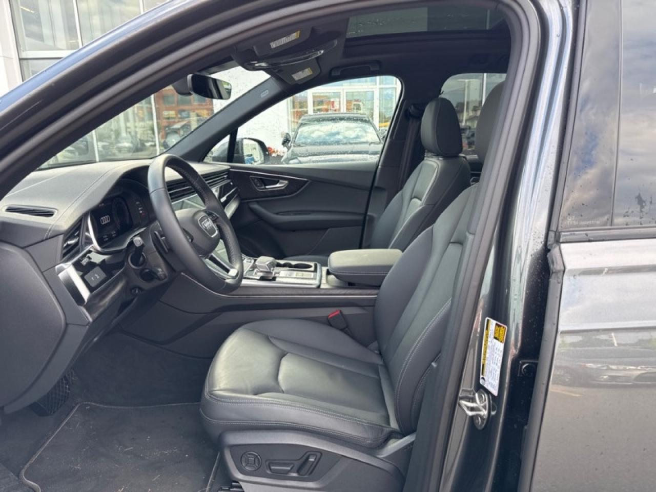 2025 Audi Q7 55 TFSI quattro  - Leather Seats Photo