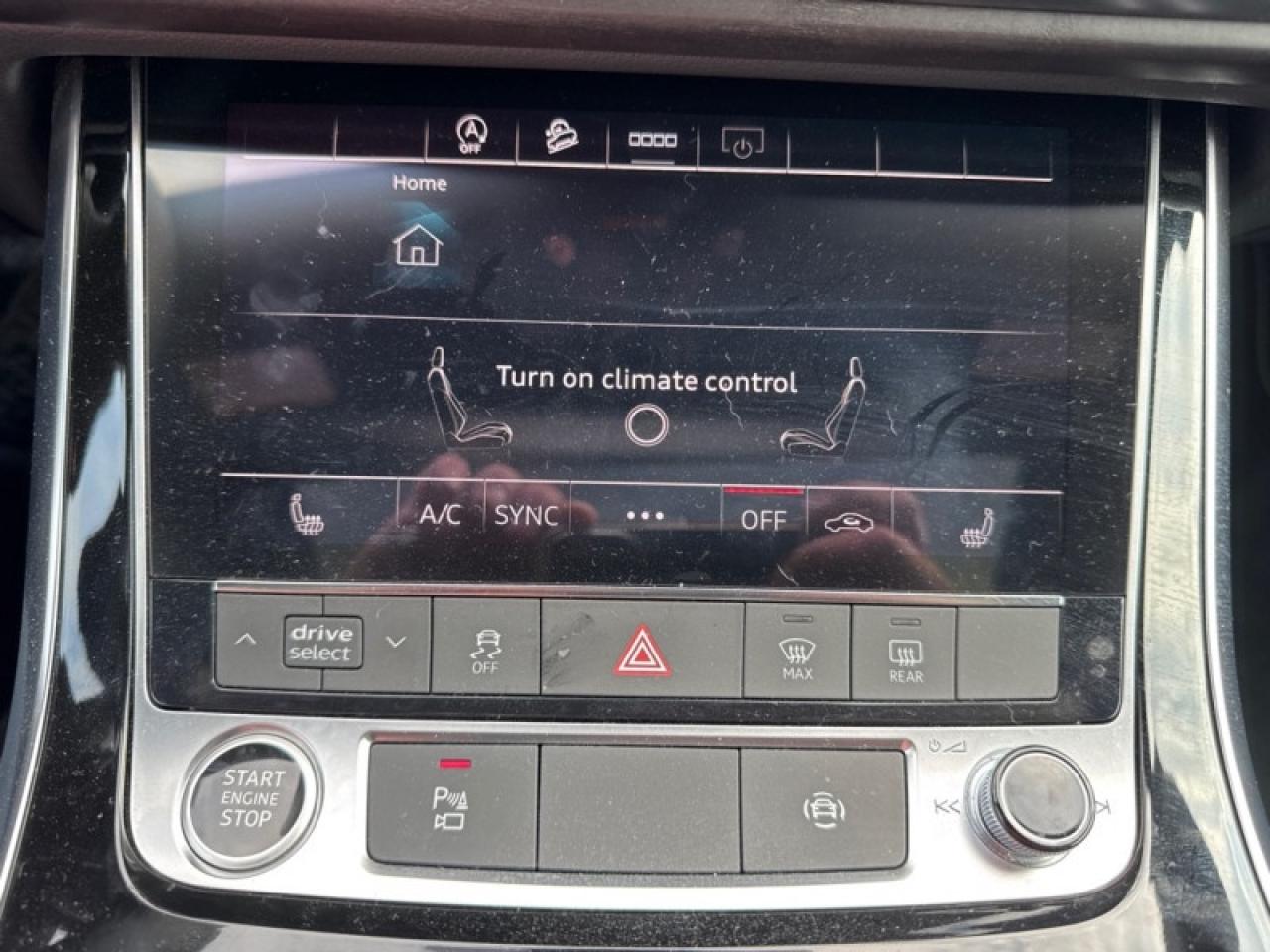 2025 Audi Q7 55 TFSI quattro  - Leather Seats Photo