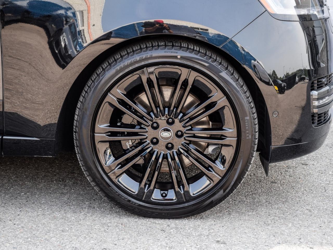 2024 Land Rover Range Rover P530 SE Photo