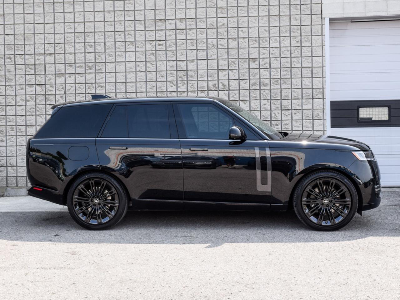 2024 Land Rover Range Rover P530 SE Photo