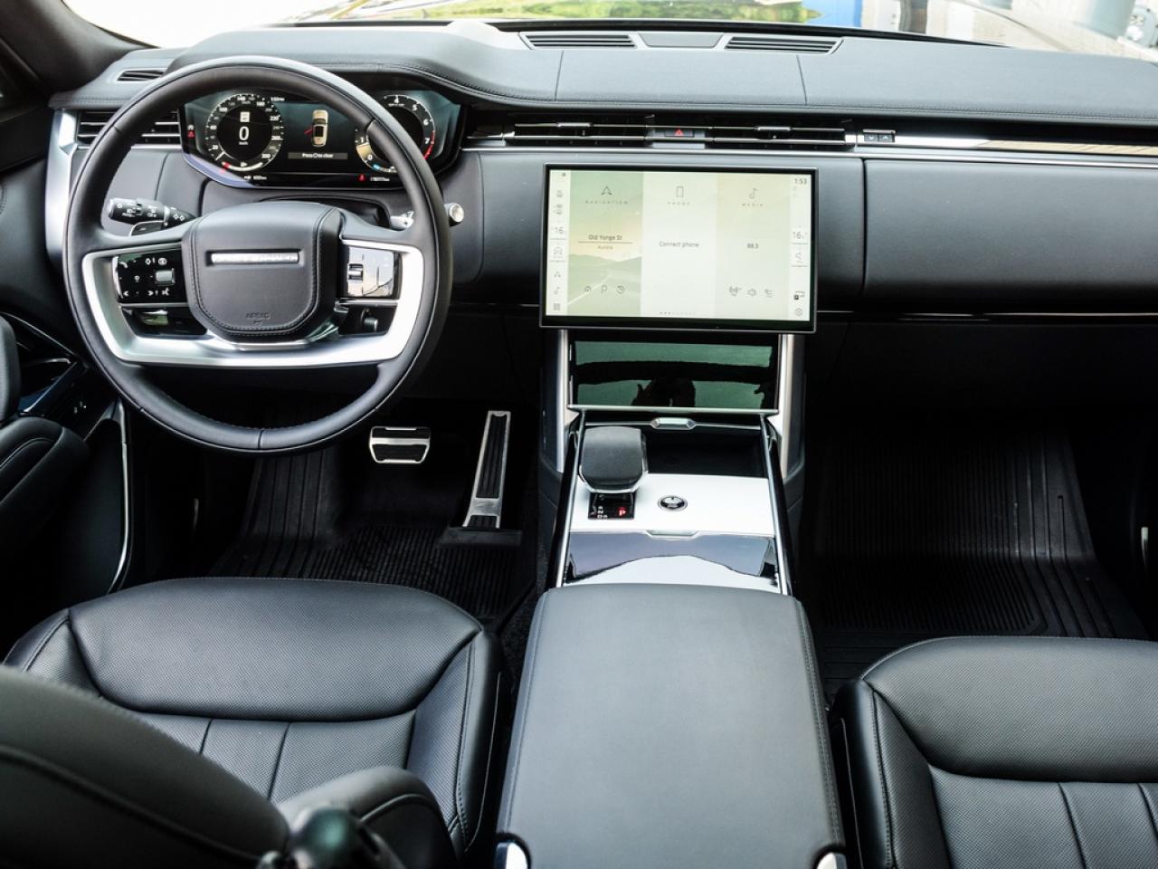 2024 Land Rover Range Rover P530 SE Photo