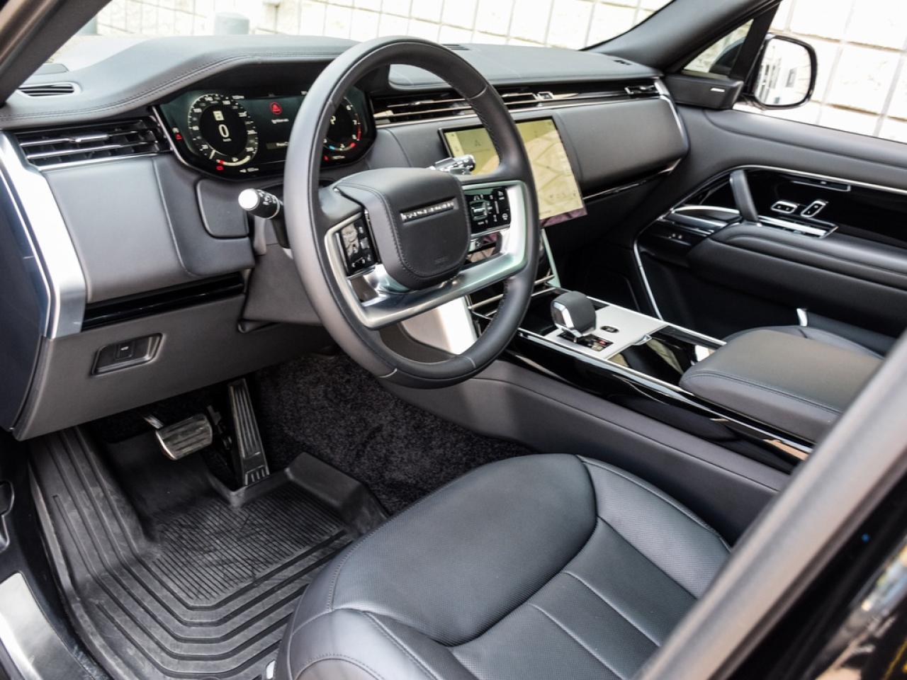 2024 Land Rover Range Rover P530 SE Photo