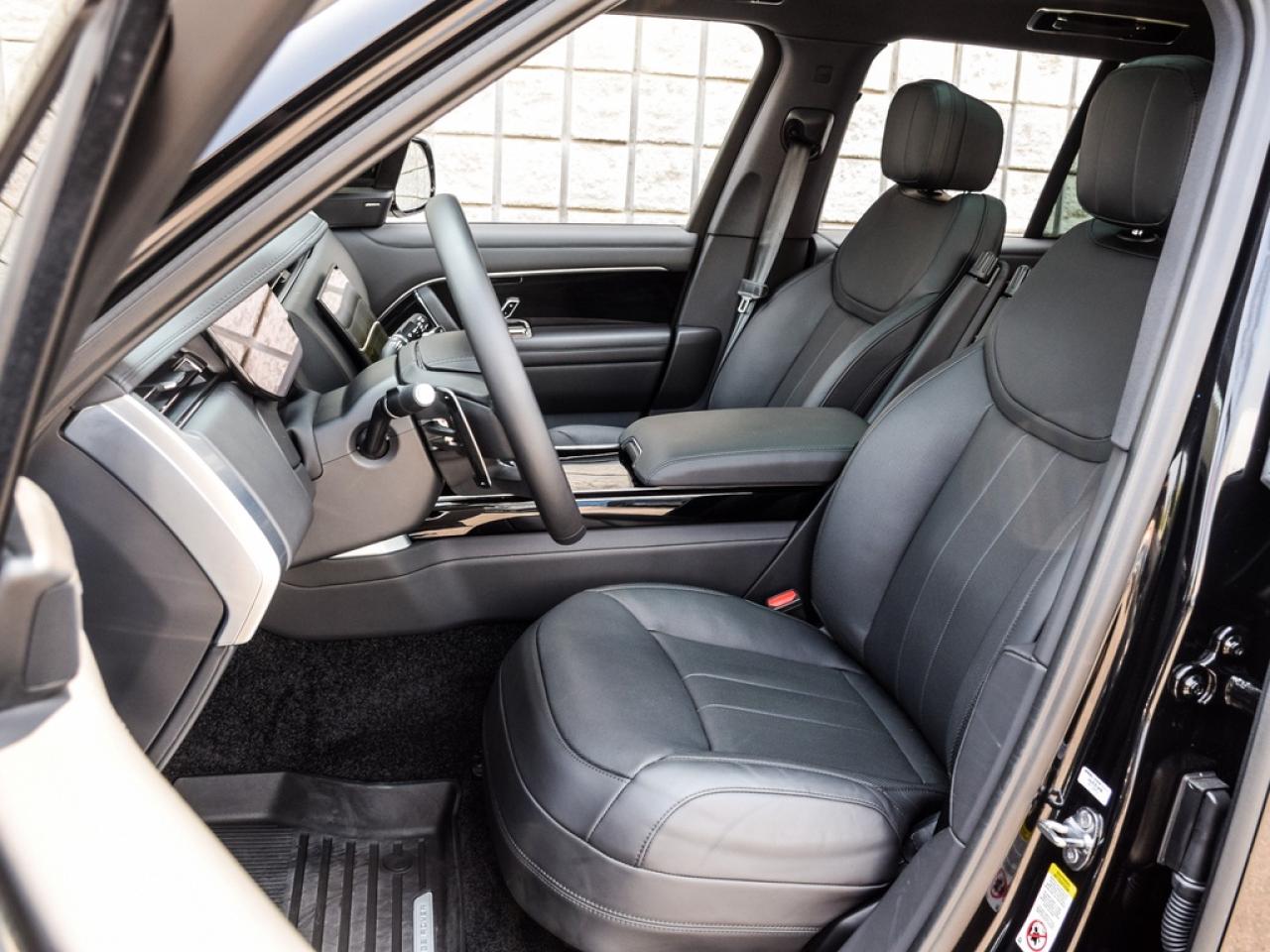 2024 Land Rover Range Rover P530 SE Photo