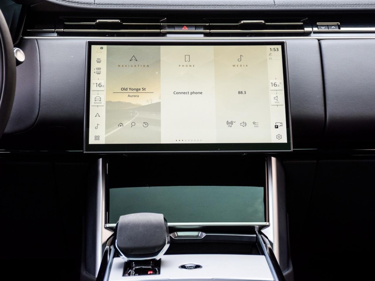 2024 Land Rover Range Rover P530 SE Photo