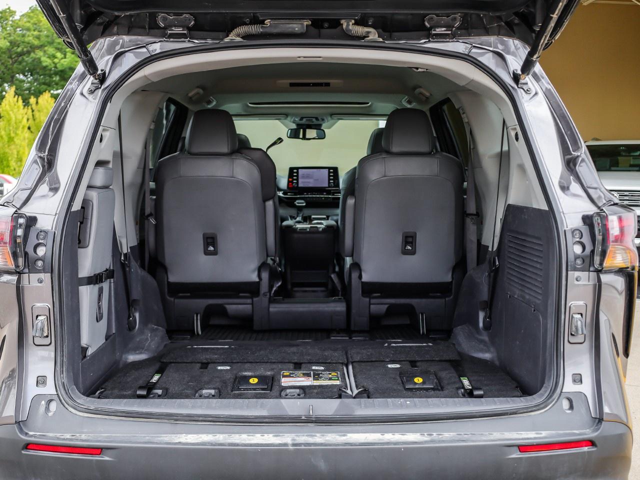 2024 Toyota Sienna XLE 8-Passenger Photo