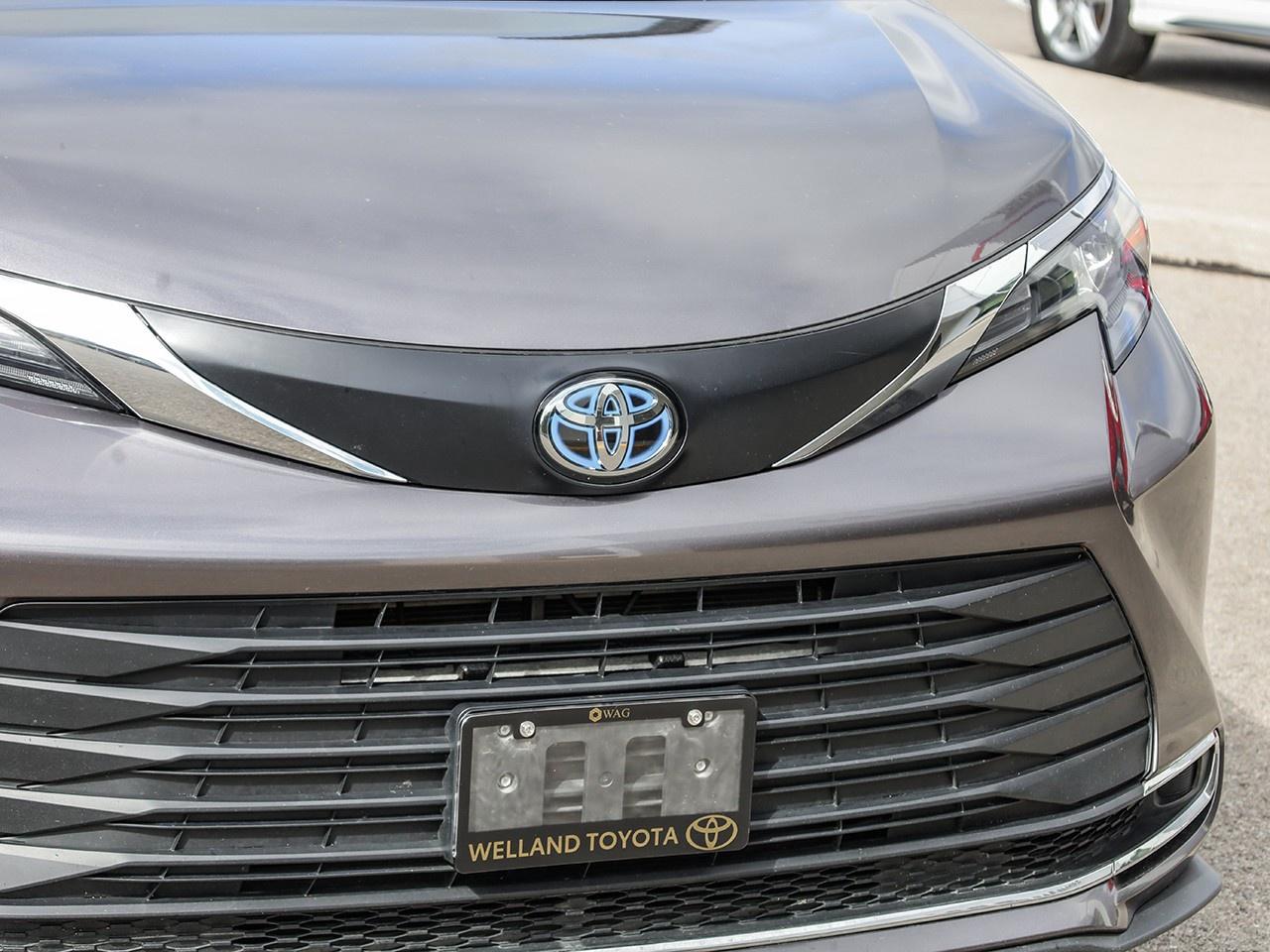 2024 Toyota Sienna XLE 8-Passenger Photo