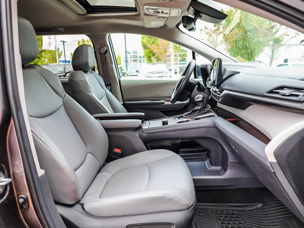 2024 Toyota Sienna XLE 8-Passenger Photo