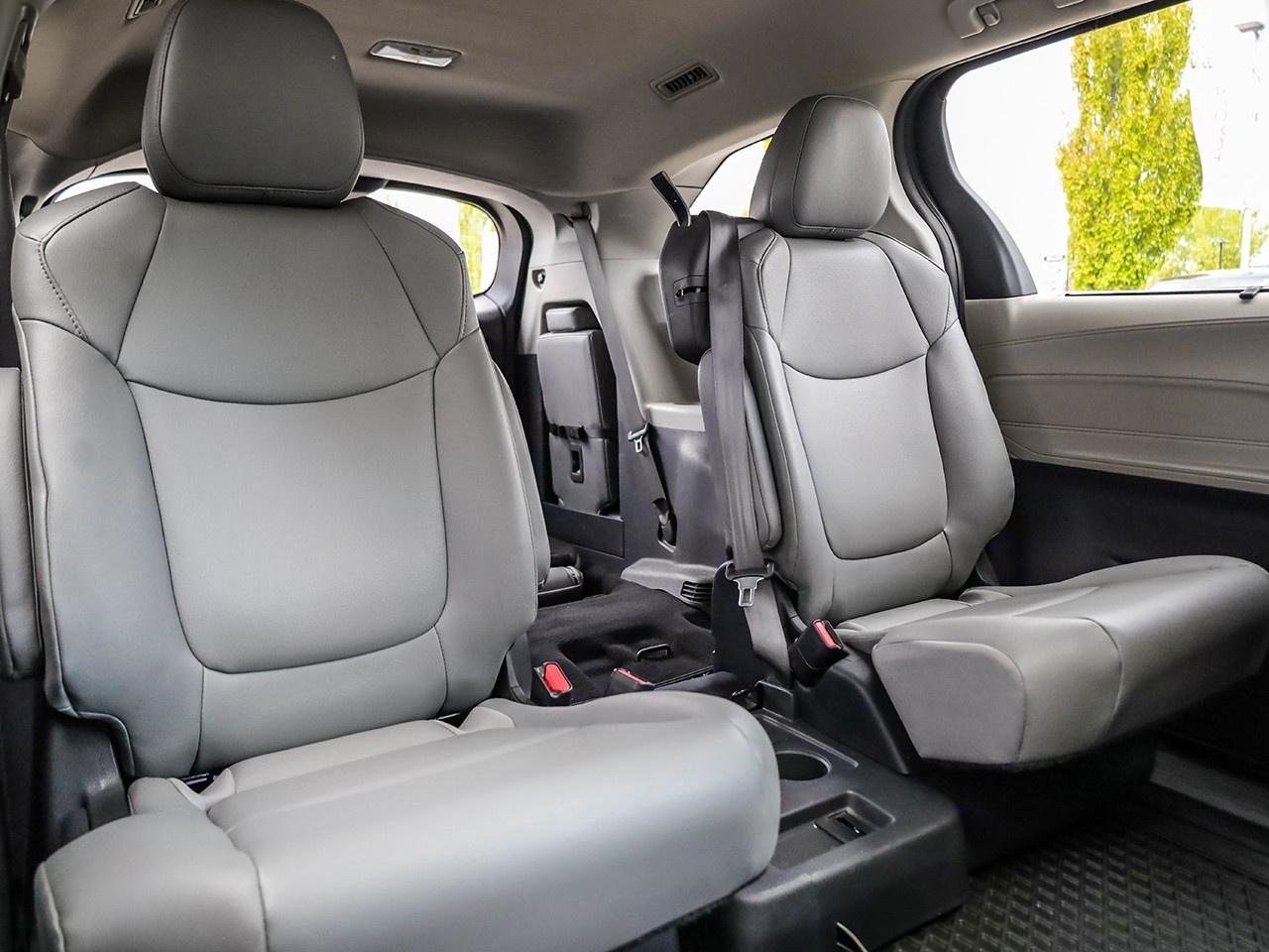 2024 Toyota Sienna XLE 8-Passenger Photo
