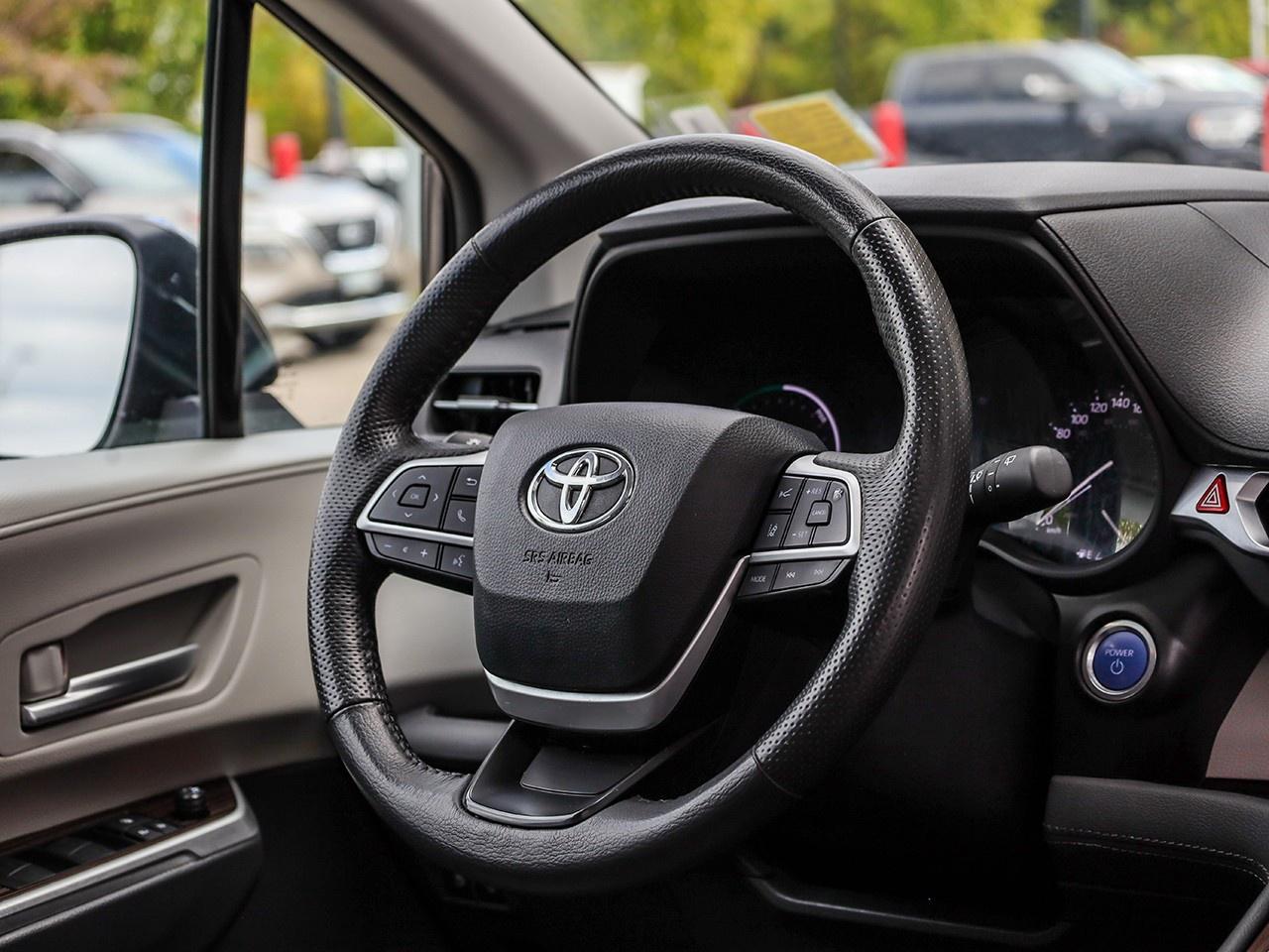 2024 Toyota Sienna XLE 8-Passenger Photo