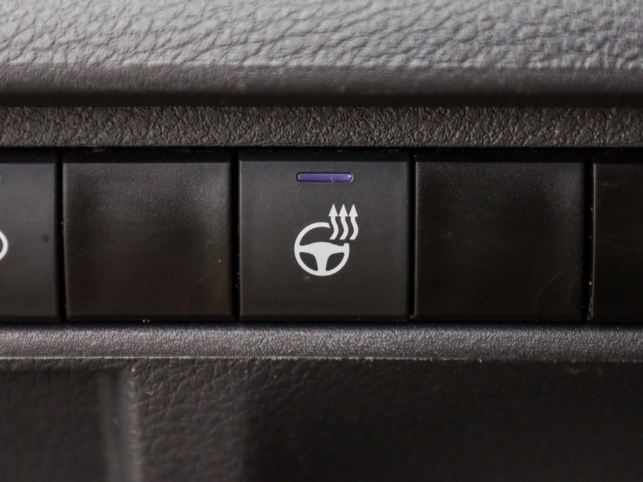 2024 Toyota Sienna XLE 8-Passenger Photo