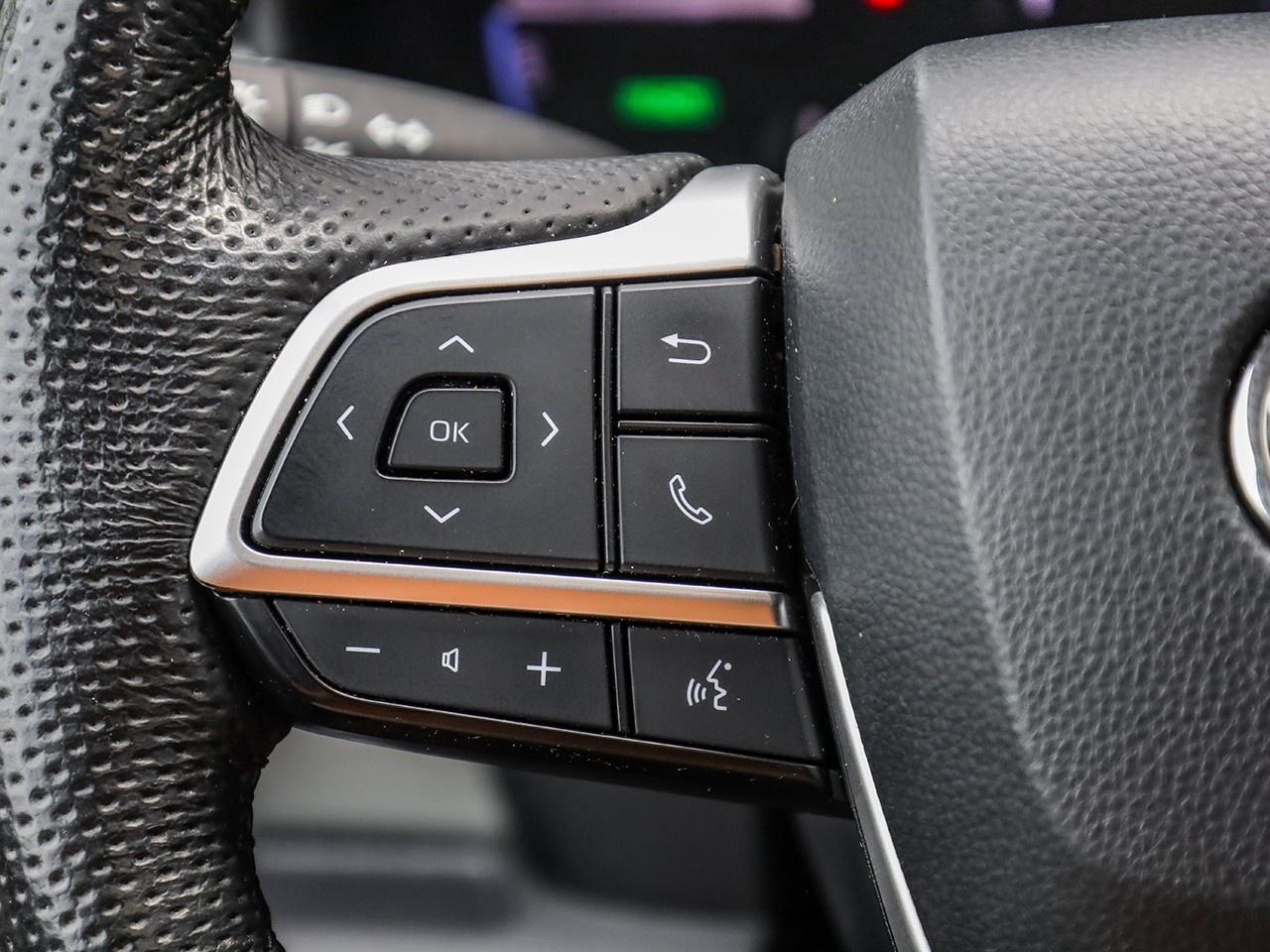 2024 Toyota Sienna XLE 8-Passenger Photo