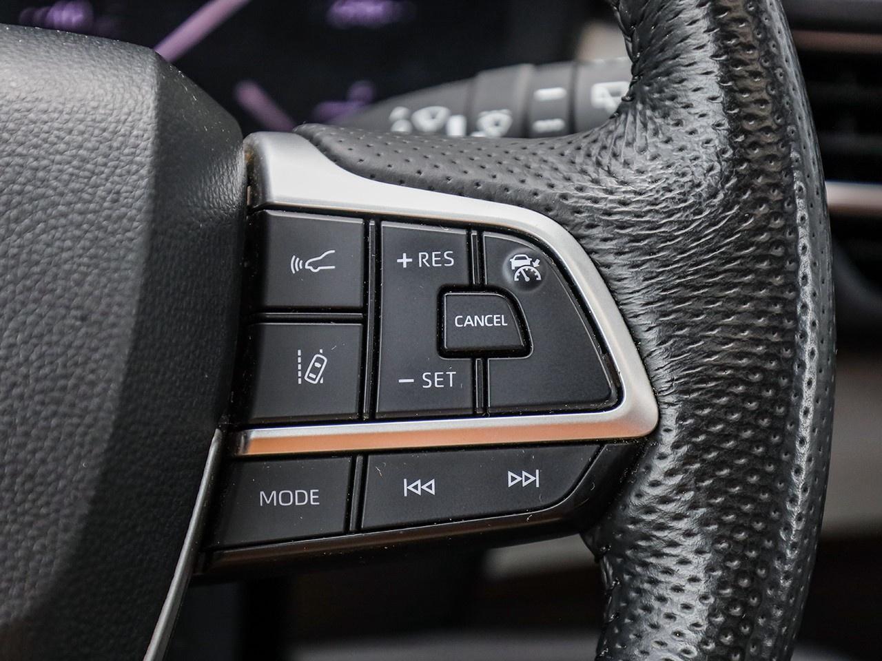 2024 Toyota Sienna XLE 8-Passenger Photo