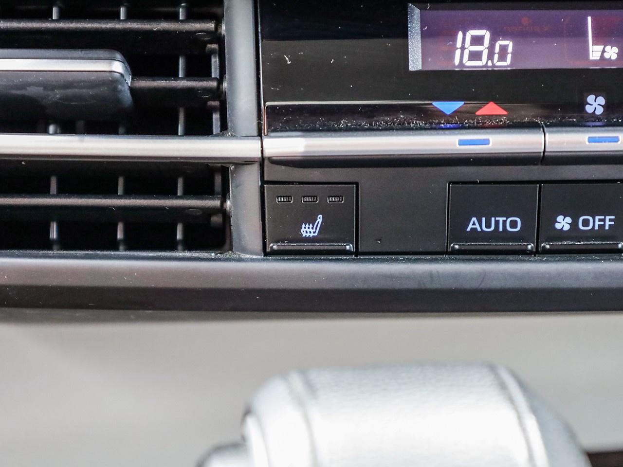 2024 Toyota Sienna XLE 8-Passenger Photo