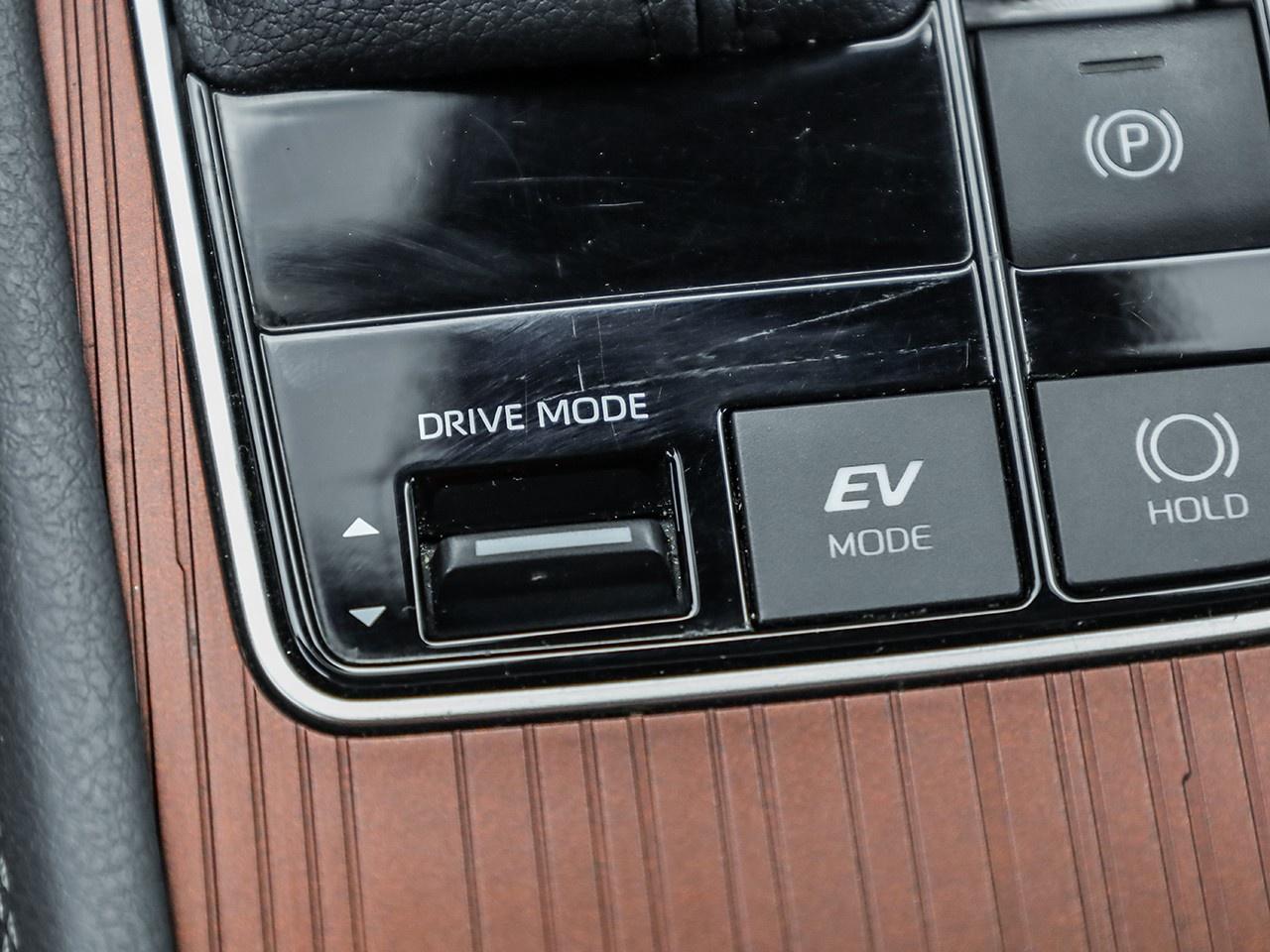 2024 Toyota Sienna XLE 8-Passenger Photo