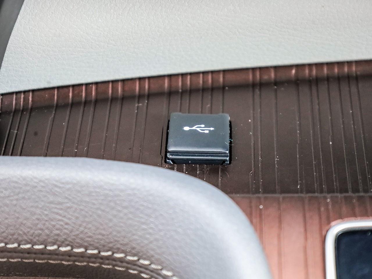 2024 Toyota Sienna XLE 8-Passenger Photo