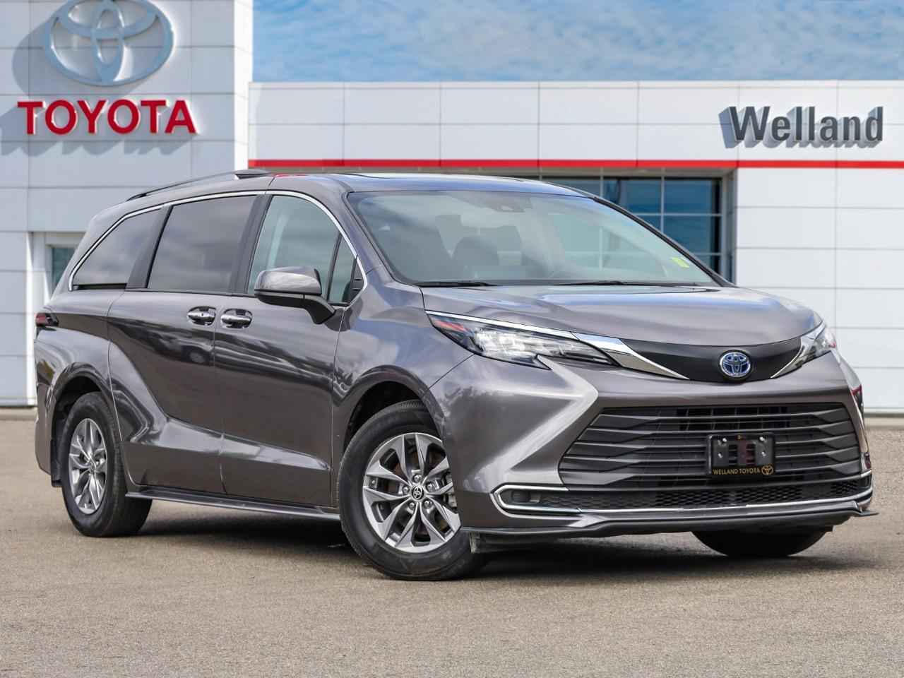2024 Toyota Sienna XLE 8-Passenger Photo
