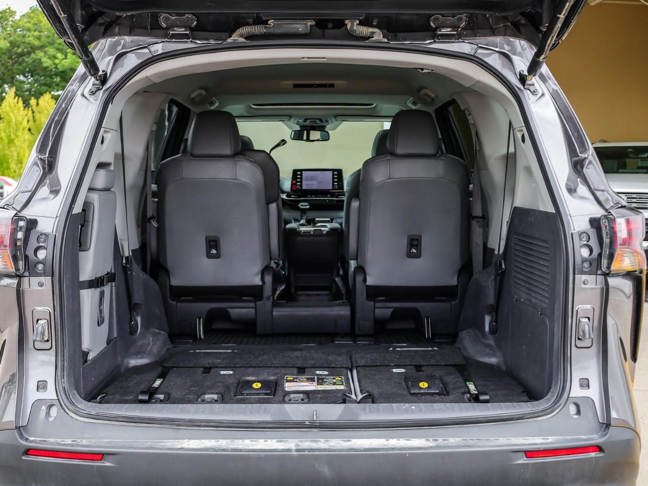 2024 Toyota Sienna XLE 8-Passenger Photo