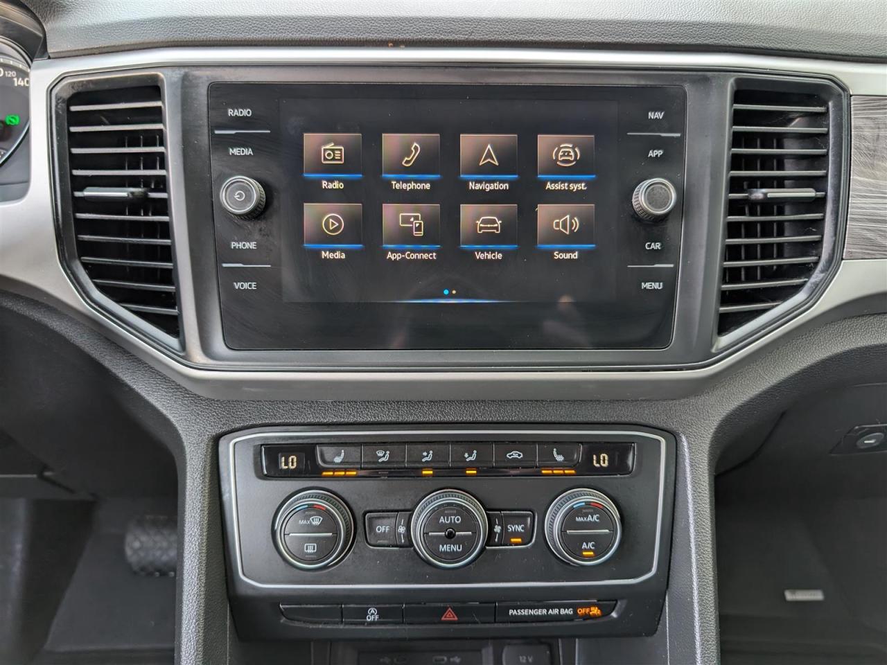 2021 Volkswagen Atlas Cross Sport AWD - NAVI - LEATHER - TECH FEATS