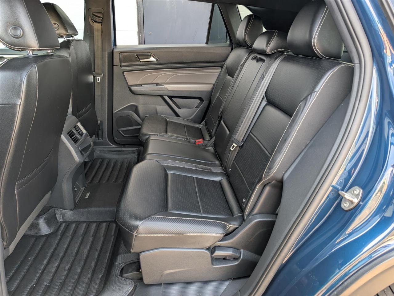 2021 Volkswagen Atlas Cross Sport AWD - NAVI - LEATHER - TECH FEATS