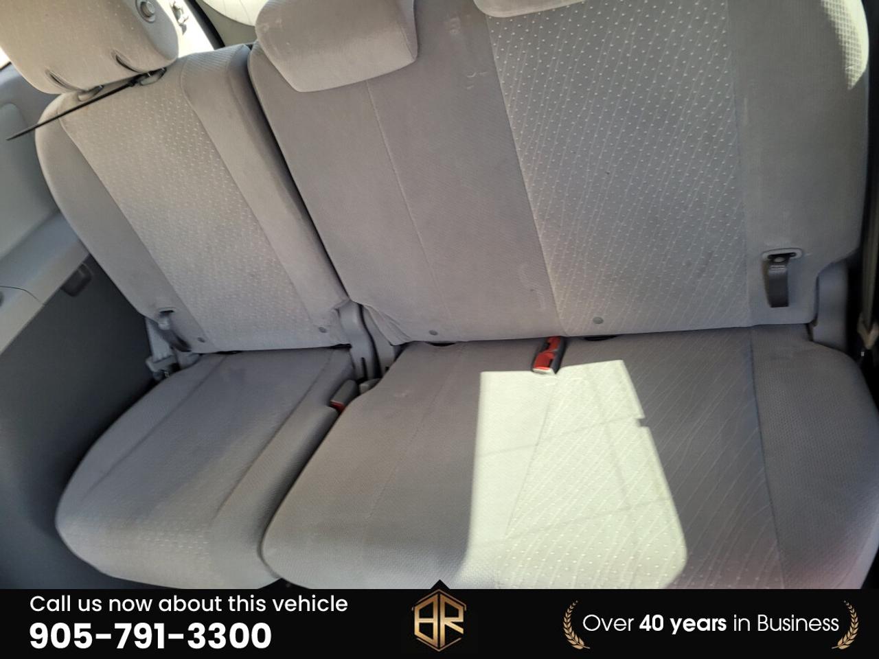 2018 Toyota Sienna LE | AWD | Power doors Photo