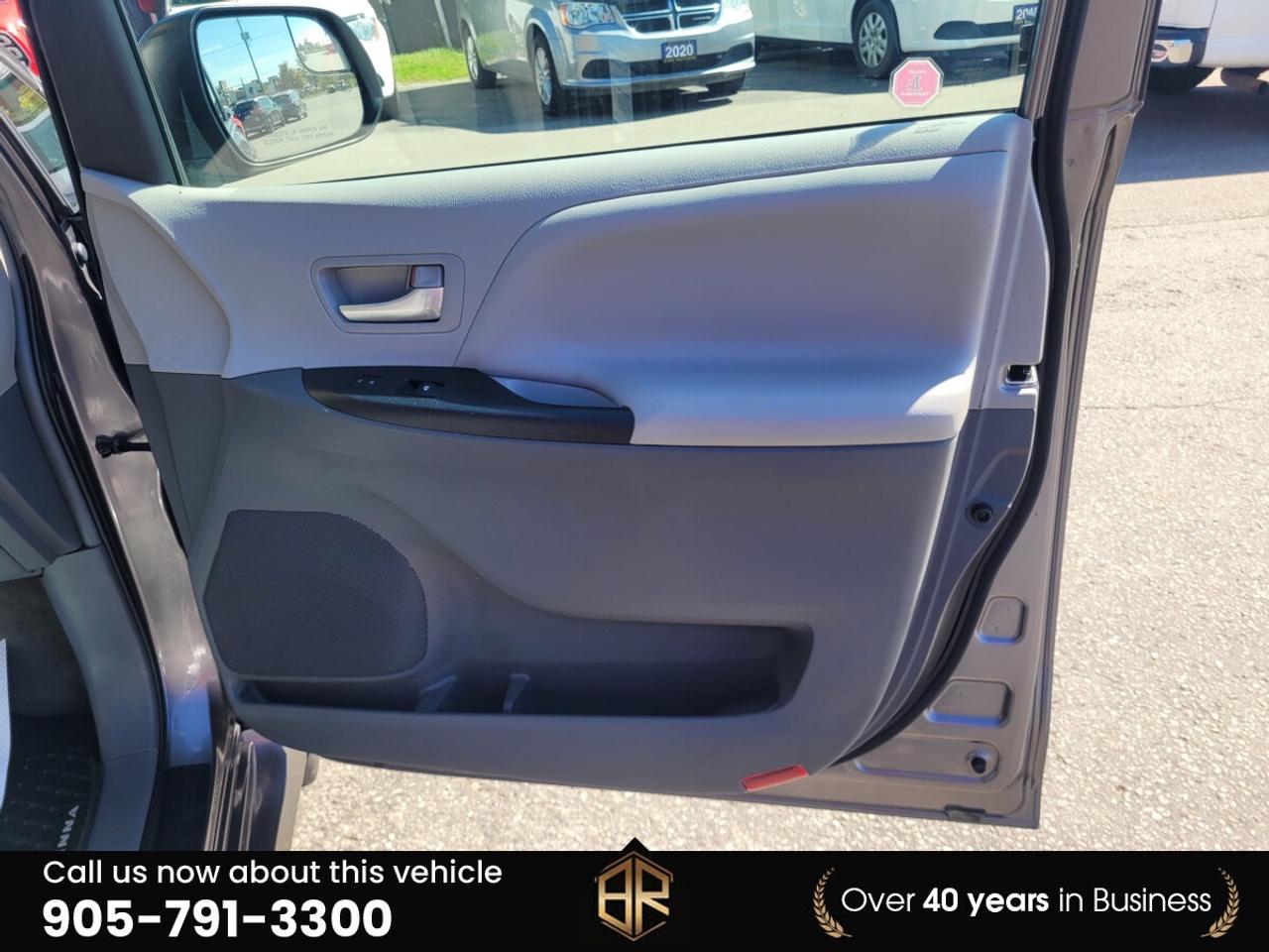 2018 Toyota Sienna LE | AWD | Power doors Photo