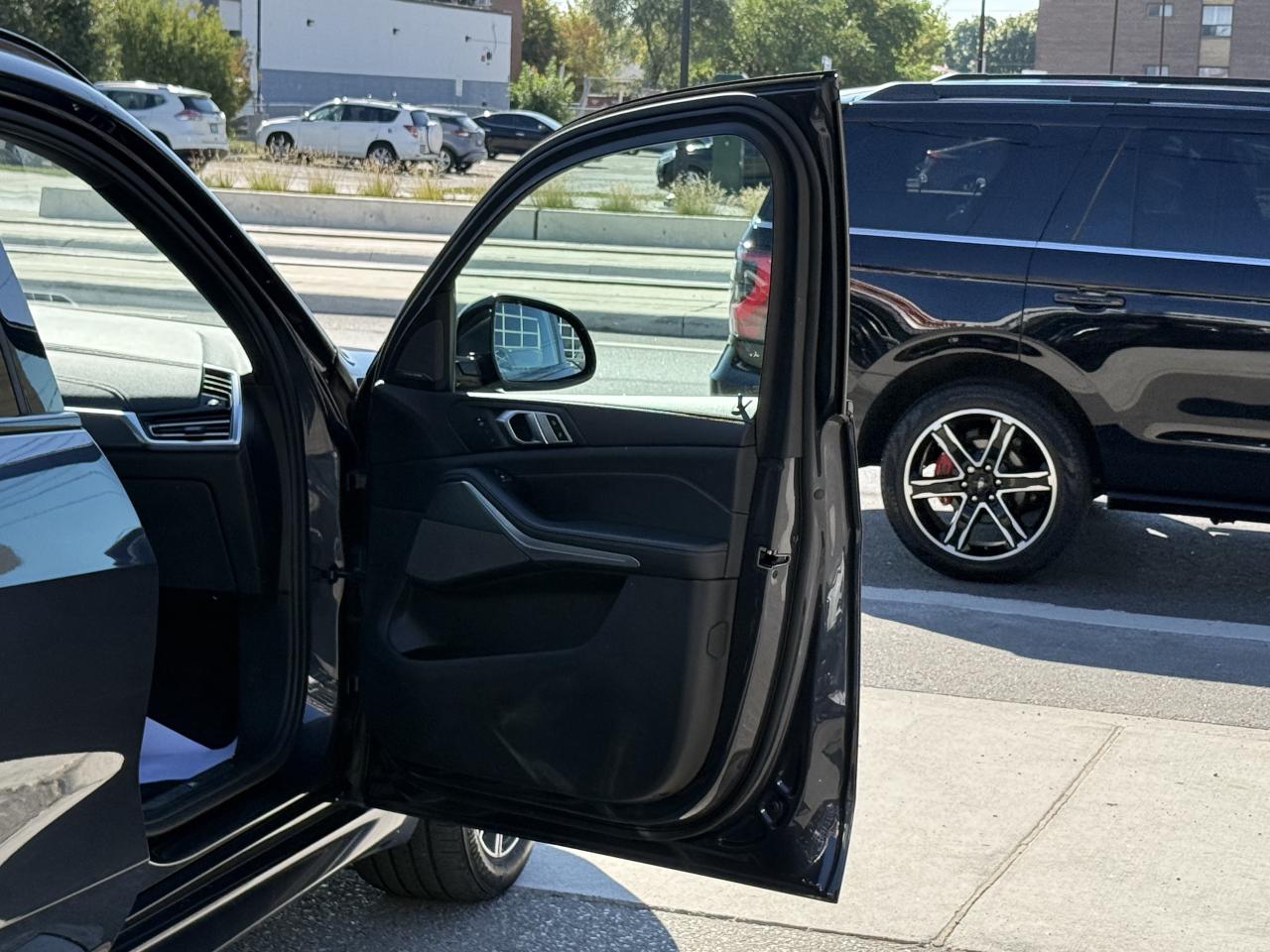 2020 BMW X5 //M SPORT | HARMAN KARDON | PANO | HEAD UP DISPLAY Photo