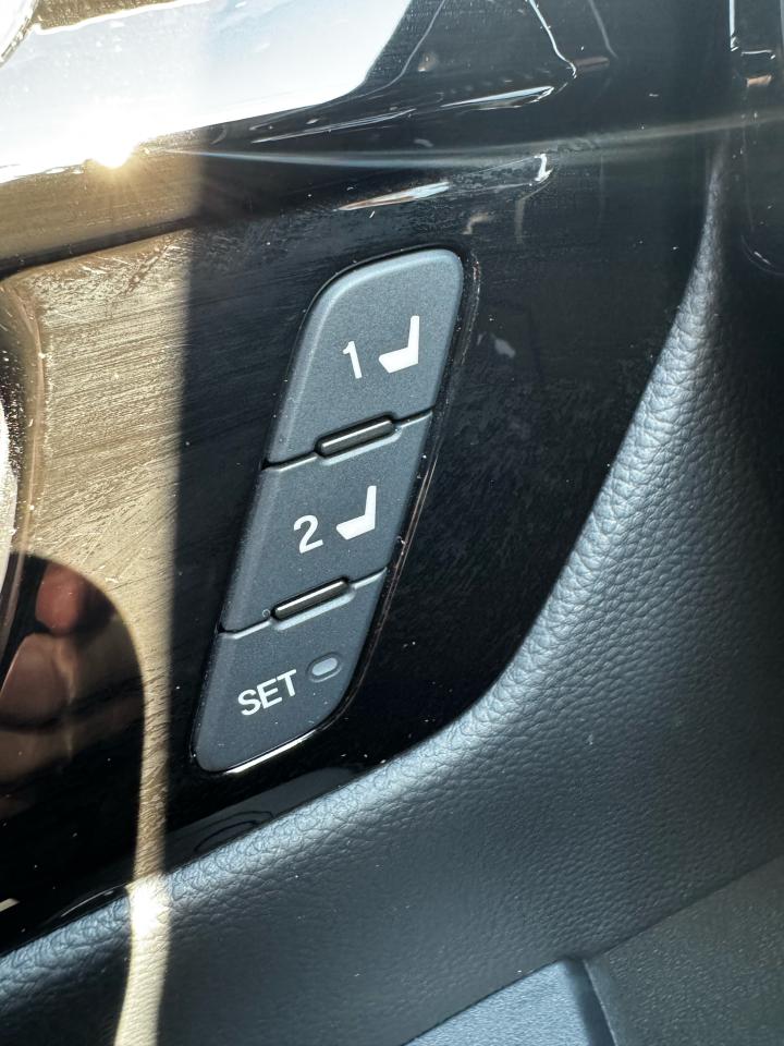 2023 Honda CR-V Touring Photo