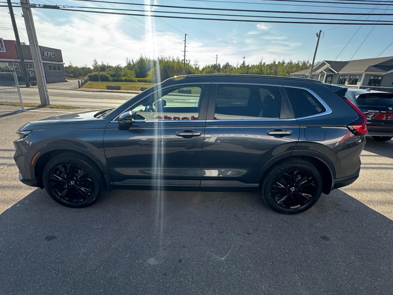 2023 Honda CR-V Touring Photo4