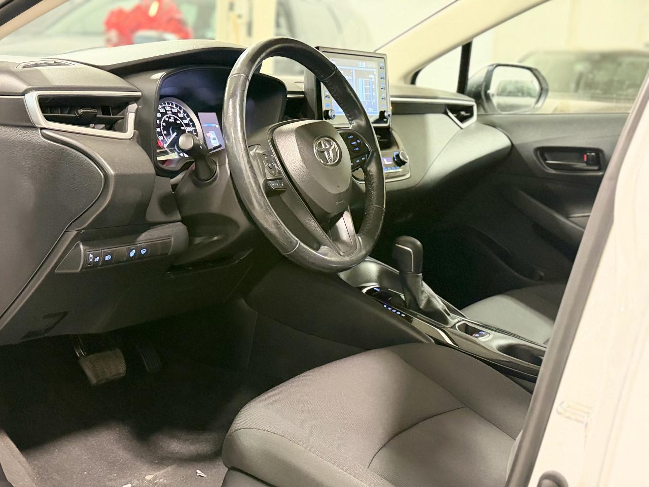 2022 Toyota Corolla LE Photo