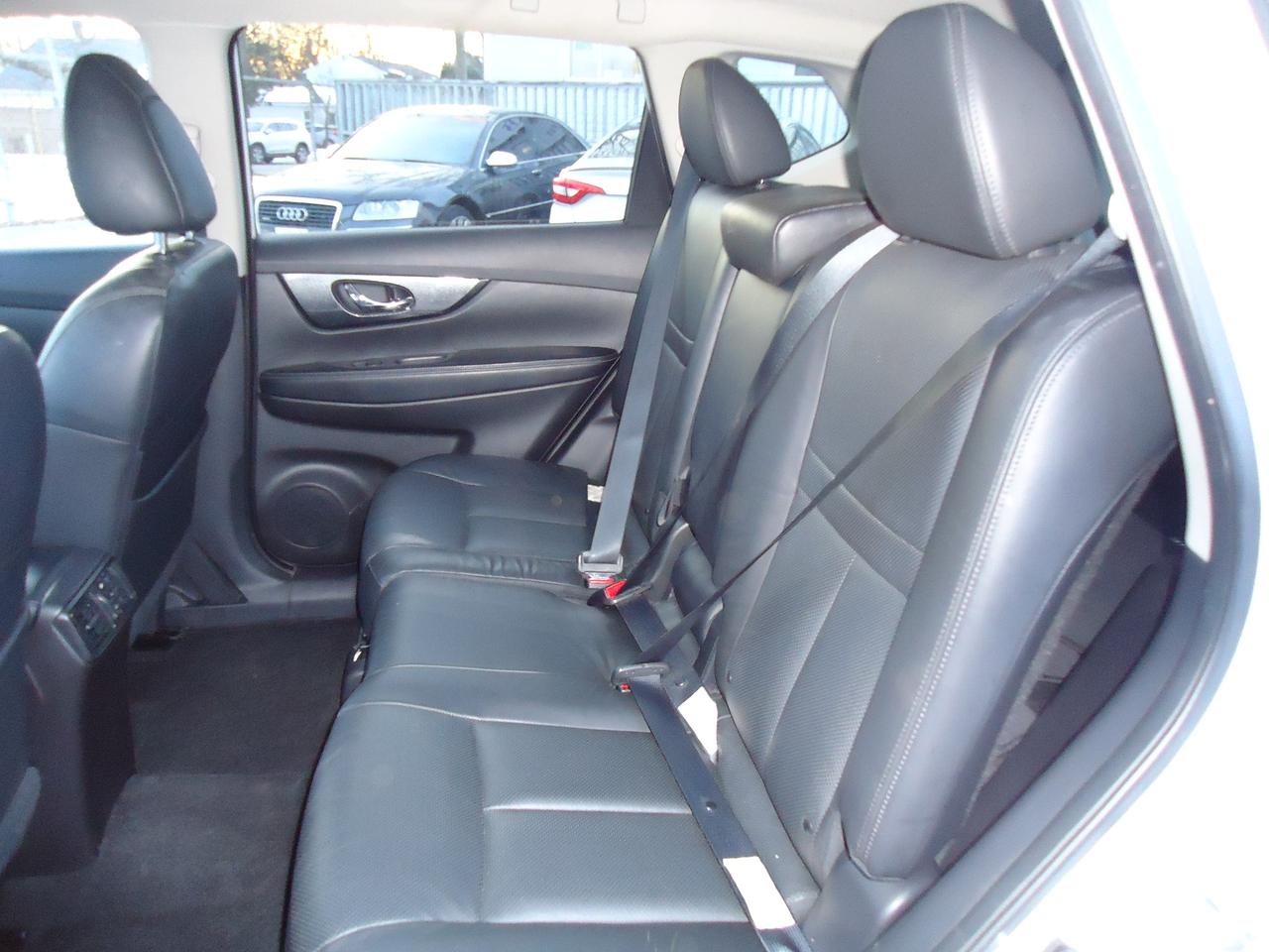 2015 Nissan Rogue AWD 4dr SL Photo