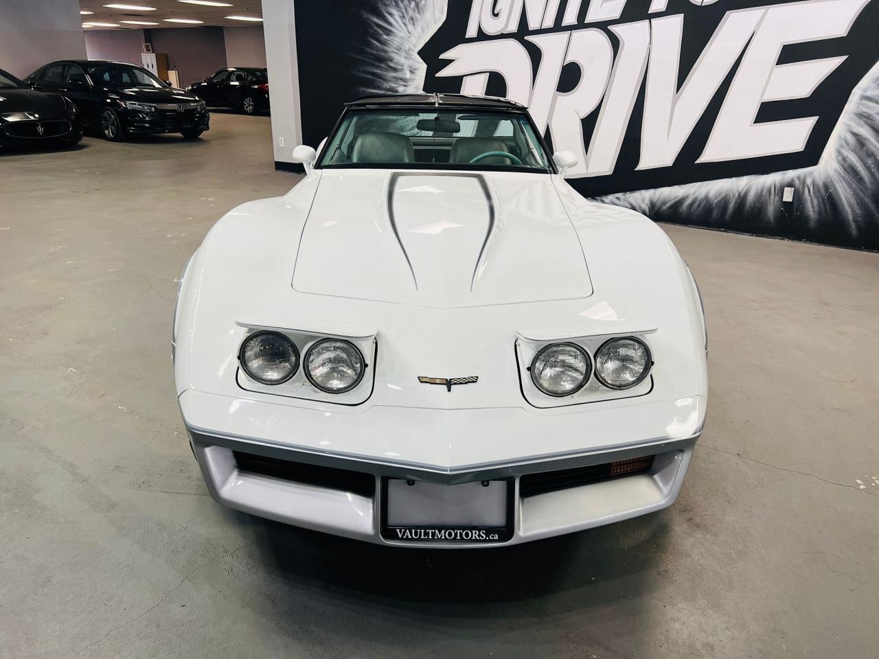 1982 Chevrolet Corvette 2Dr Coupe Photo2