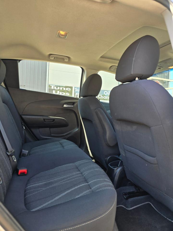 2014 Chevrolet Sonic 5dr HB LT Auto - Photo #5