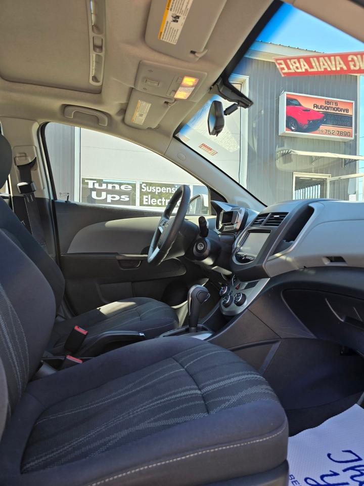 2014 Chevrolet Sonic 5dr HB LT Auto - Photo #12