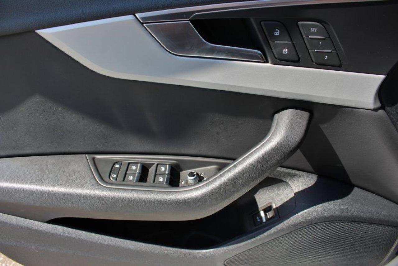 2023 Audi A4 Komfort*AWD*Heated Leather*Sun Roof*BT*Rear Cam - Photo #14