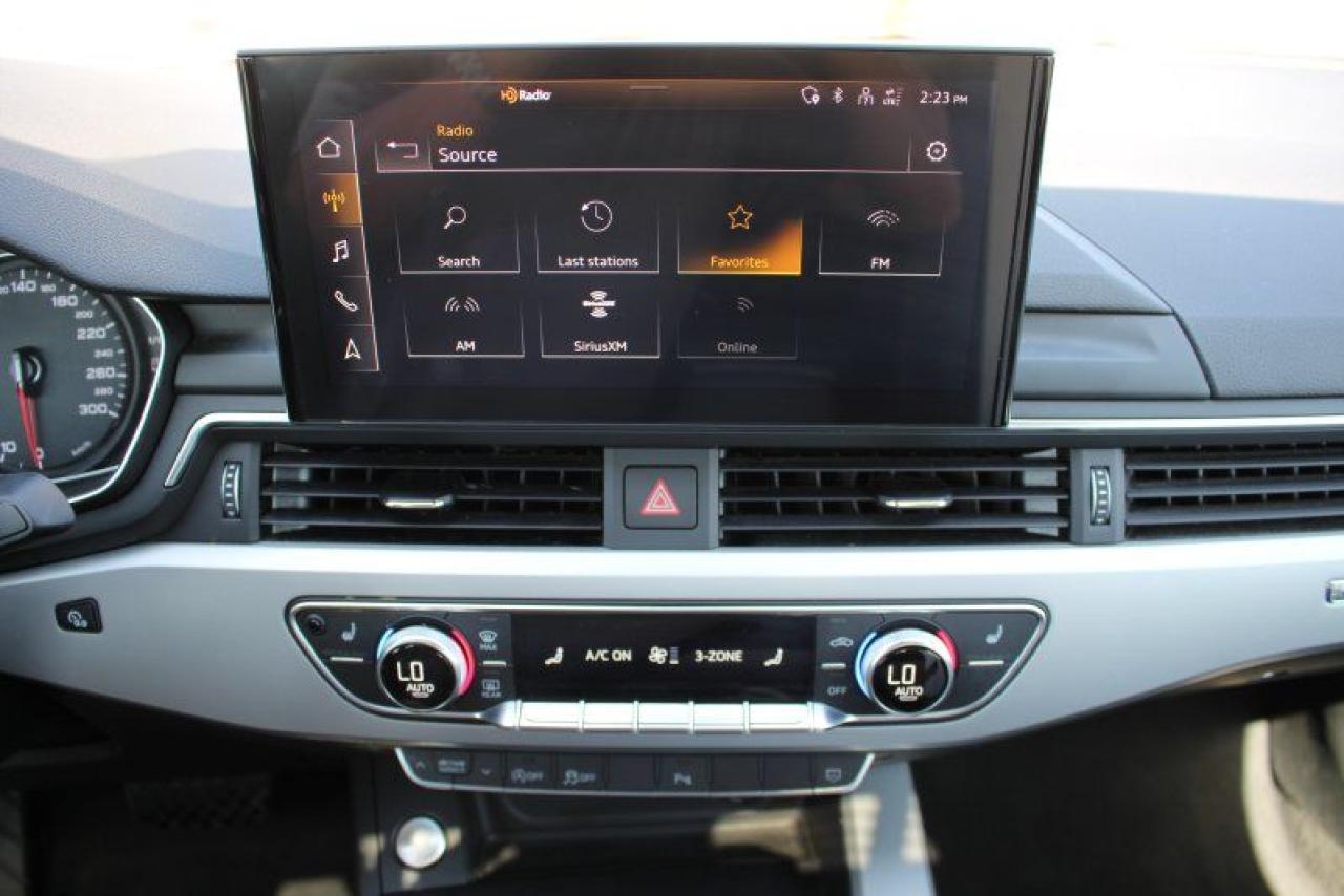 2023 Audi A4 Komfort*AWD*Heated Leather*Sun Roof*BT*Rear Cam - Photo #23