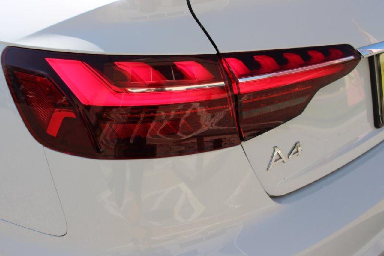2023 Audi A4 Komfort*AWD*Heated Leather*Sun Roof*BT*Rear Cam - Photo #6