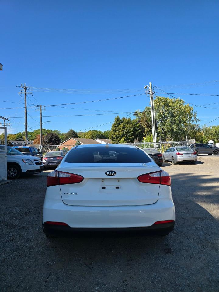 2015 Kia Forte 4dr Sdn Auto LX - Photo #4