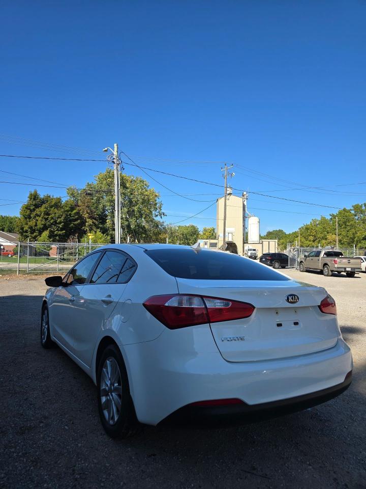 2015 Kia Forte 4dr Sdn Auto LX - Photo #11